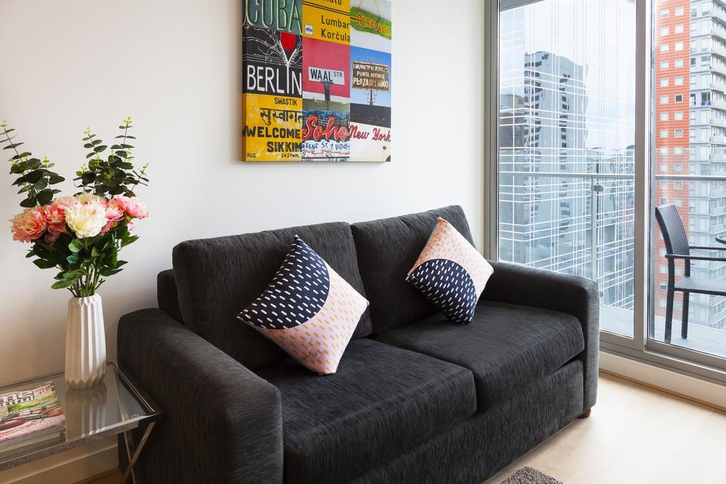 Akom Melbourne Aparthotel Luaran gambar